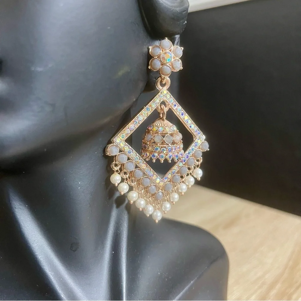 Elegant Gold and Grey Earrings